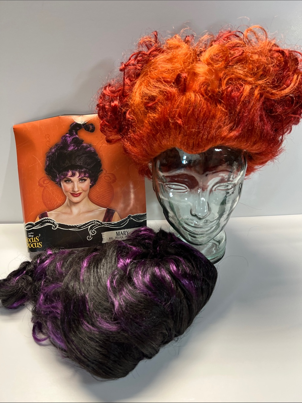 Spirit Hocus Pocus Sanderson sisters wigs Winnie and Mary